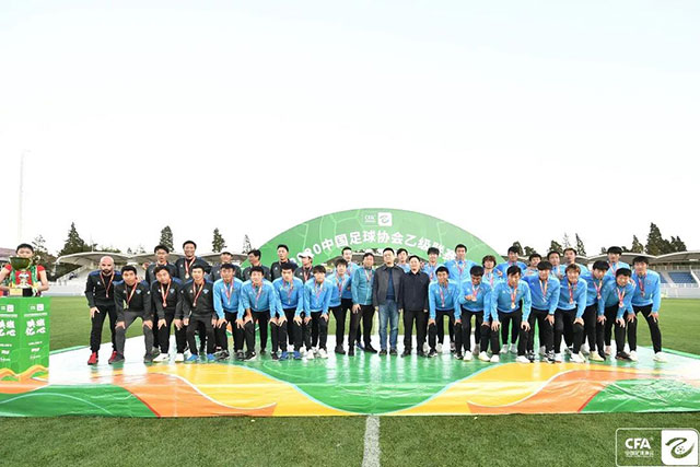 吉迪23+15+10公牛险胜雄鹿 雷霆灭黄蜂10连胜